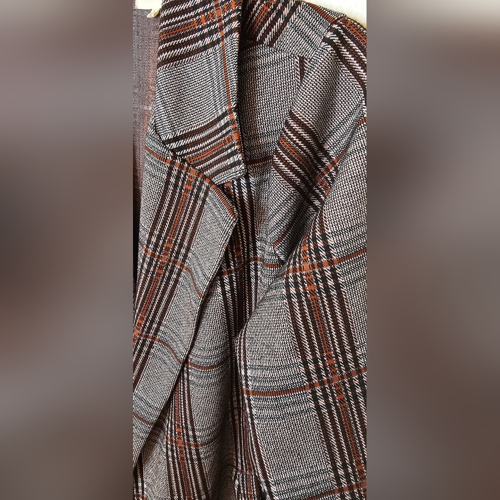 Blazer - Picture 5 of 7